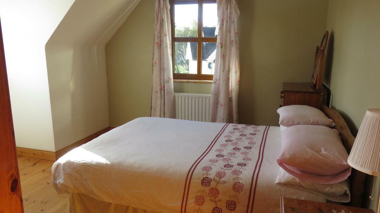 Heatherhill Farm Cottage In Letterfrack Beside Connemara National Park Экстерьер фото